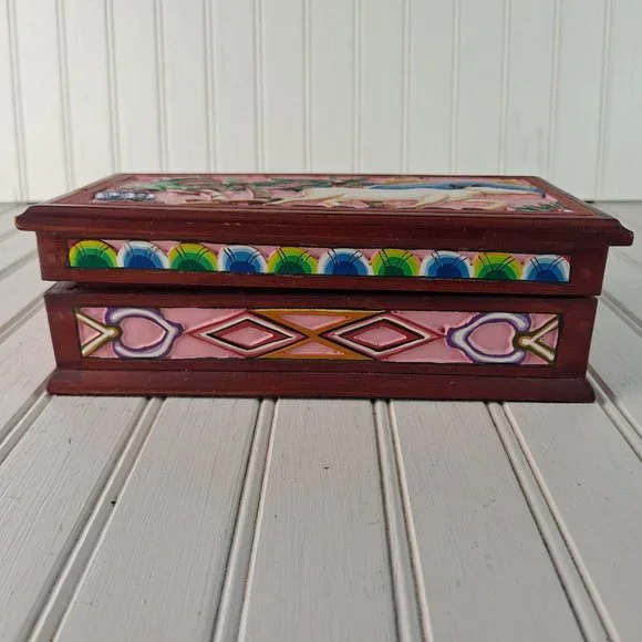 Hand Carved & Painted Wooden Trinket / Keepsake Box - Picture 7 of 10